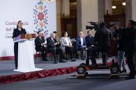 Rechaza Sheinbaum mandar a migrantes deportados al nuevo Alcatraz