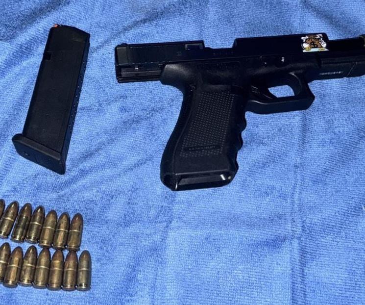 Aprehenden a sujeto con arma de fuego