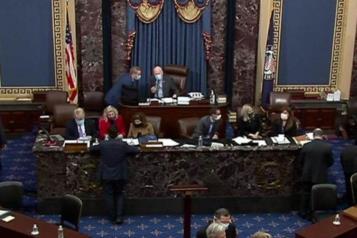 Sube el peso tras aprobaci&oacute;n del paquete fiscal de Trump