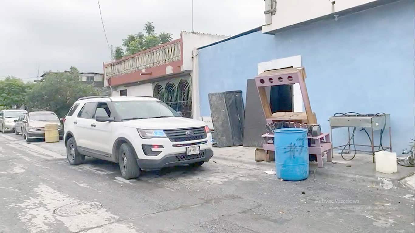Un cateo realizado por elementos de la Agencia Estatal de Investigaciones, terminó con un enfrentamiento a balazos, dejando un saldo de un lesionado y cuatro detenidos, en el municipio de Juárez.