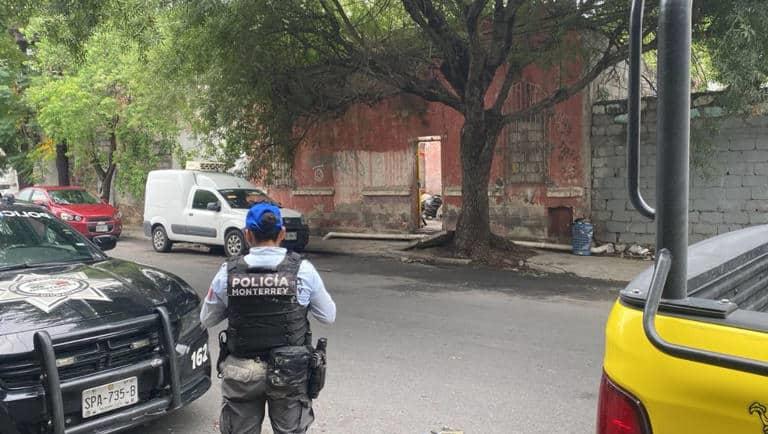 Hallan cadáver en casa abandonada
