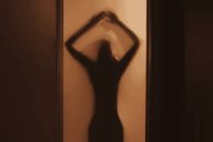 La nueva función de iOS 26 le declara la guerra a los desnudos La nueva función de iOS 26 le declara la guerra a los desnudos