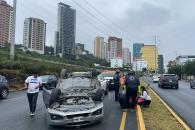 Resulta herido tras volcar en San Pedro