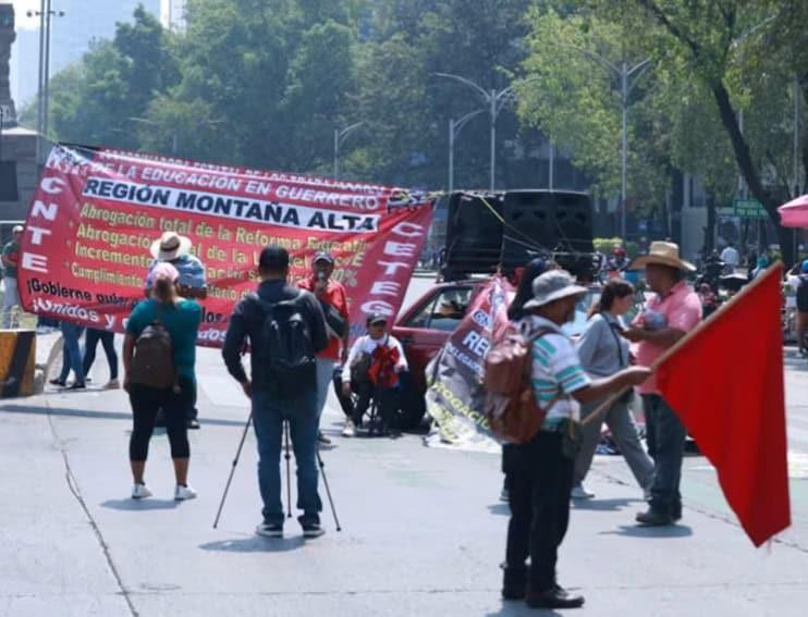 Marcha de la CNTE afecta vialidades en CDMX este jueves Marcha de la CNTE afecta vialidades en CDMX este jueves