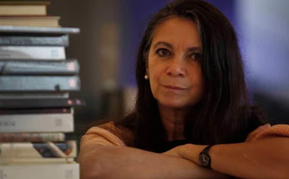 Carmen Boullosa gana el Premio Nacional Enrique Anderson Imbert Carmen Boullosa gana el Premio Nacional Enrique Anderson Imbert