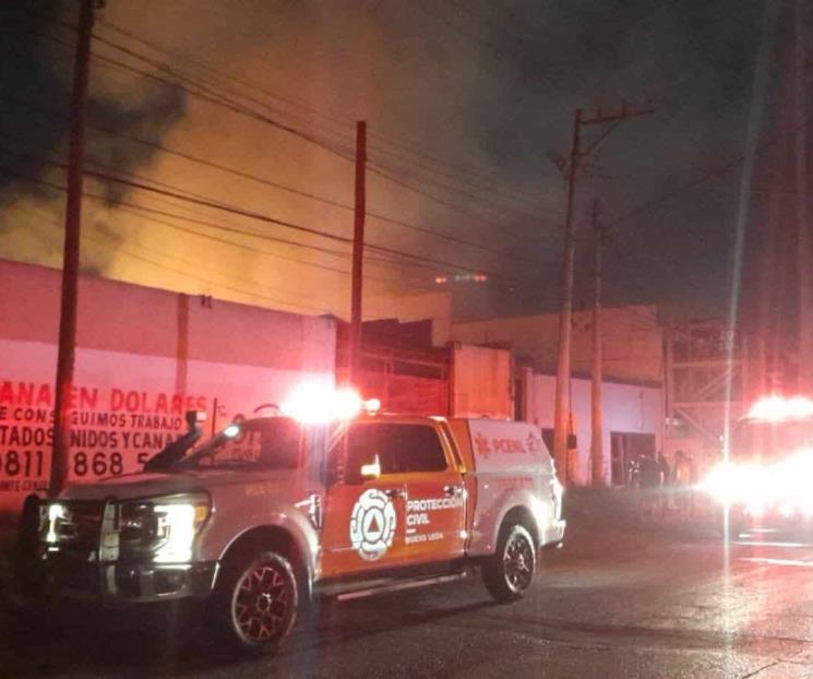 Acaba incendio con tarimera Acaba incendio con tarimera