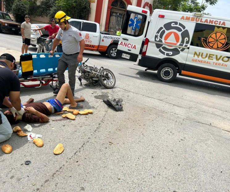 Impacta a pareja en moto Impacta a pareja en moto