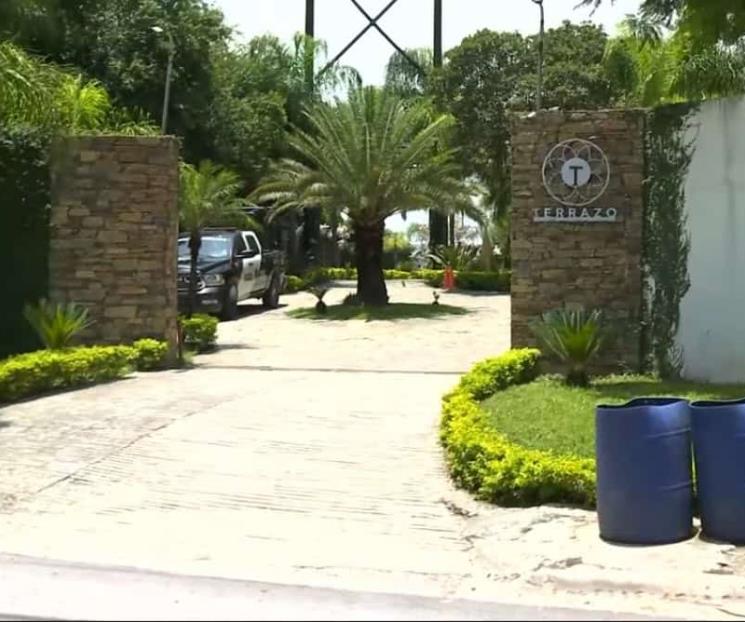 Atracan quinta; se llevan auto de lujo y $400 mil