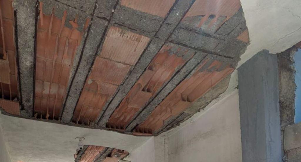 Cae concreto de placa en vivienda Cae concreto de placa en vivienda