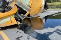 Vuelca tráiler en Montemorelos