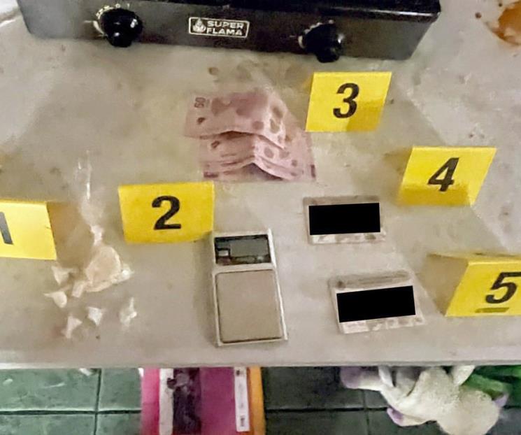 Detienen a tres en cateos Detienen a tres en cateos