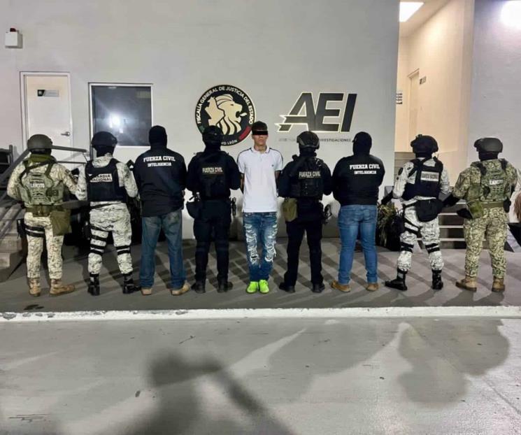 Detienen a joven con drogas al poniente de Monterrey