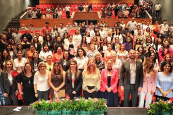 Realizan diplomado "Mujeres al frente en la Política"