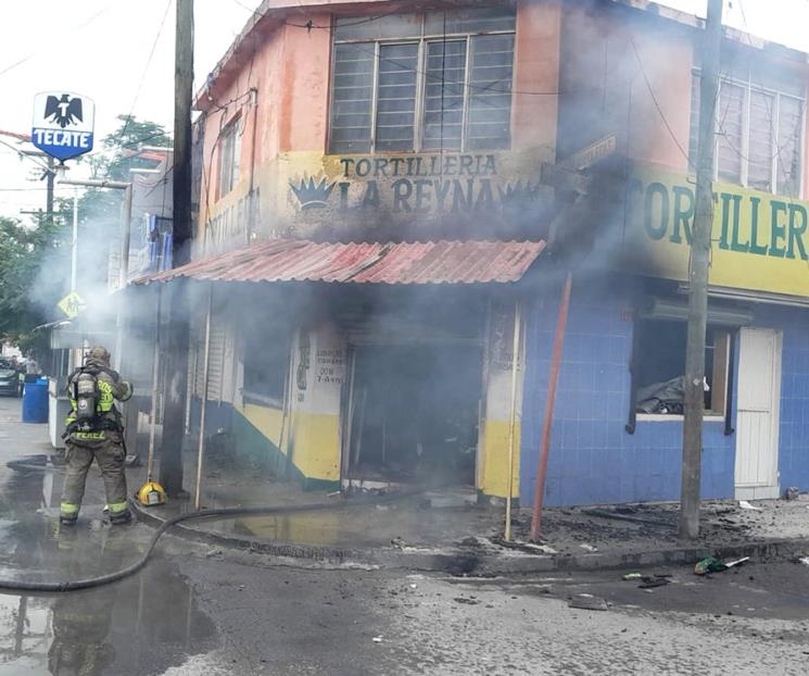 Se incendia una tortillería tras registrarse explosión Se incendia una tortillería tras registrarse explosión
