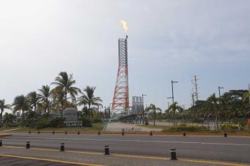 Sheinbaum reconoce que Dos Bocas suspendió operaciones