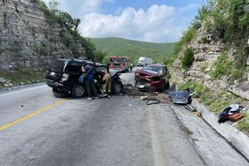 Cierran Carretera a Laredo por carambola 