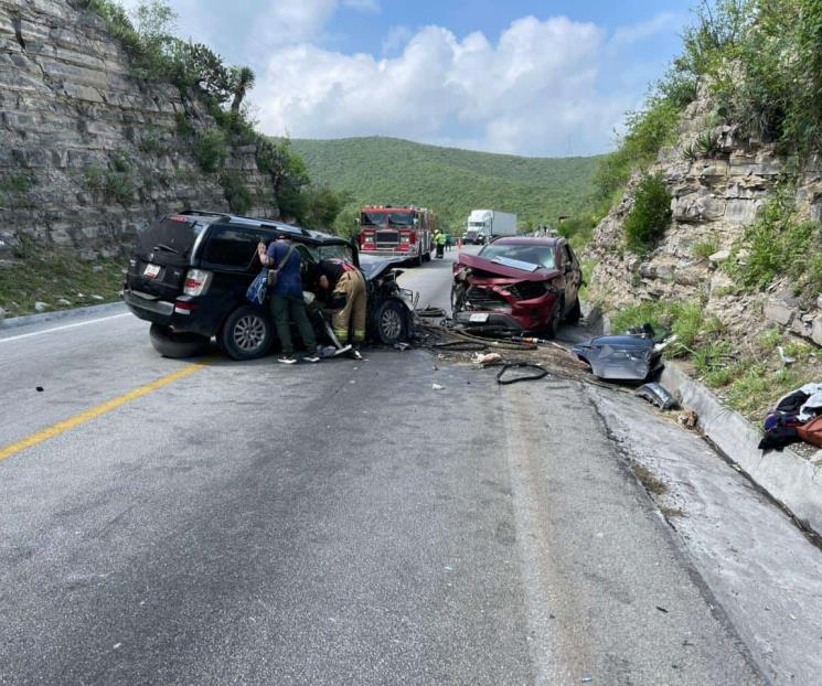 Cierran Carretera a Laredo por carambola 