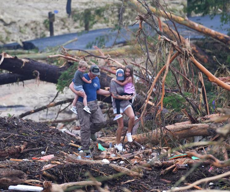 Asciende a 82 la cifra de muertos por las inundaciones en Texas Asciende a 82 la cifra de muertos por las inundaciones en Texas