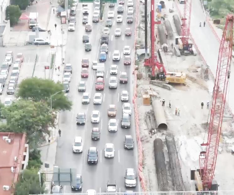 Provoca caos cierre de carriles exprés Provoca caos cierre de carriles exprés