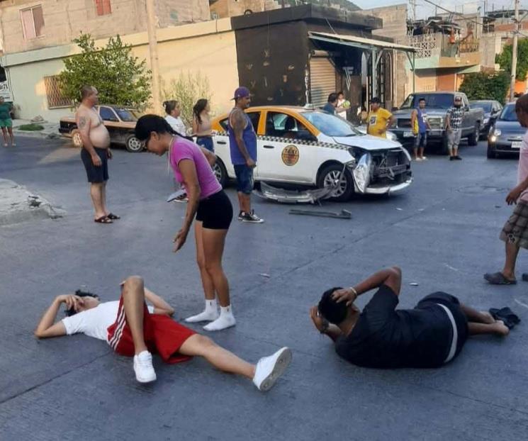 Chocan en moto y resultan heridos Chocan en moto y resultan heridos