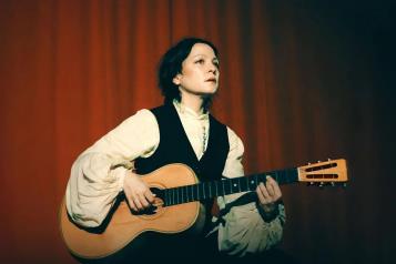 Confirma Natalia Lafourcade su primer embarazo
