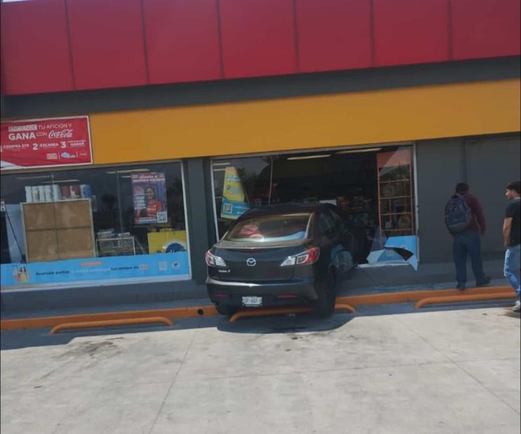 Impacta su auto en tienda