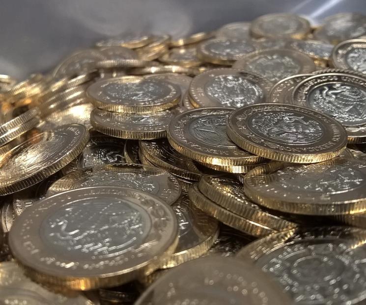 Peso retrocede antes el dólar tras anuncio de aranceles de EU Peso retrocede antes el dólar tras anuncio de aranceles de EU