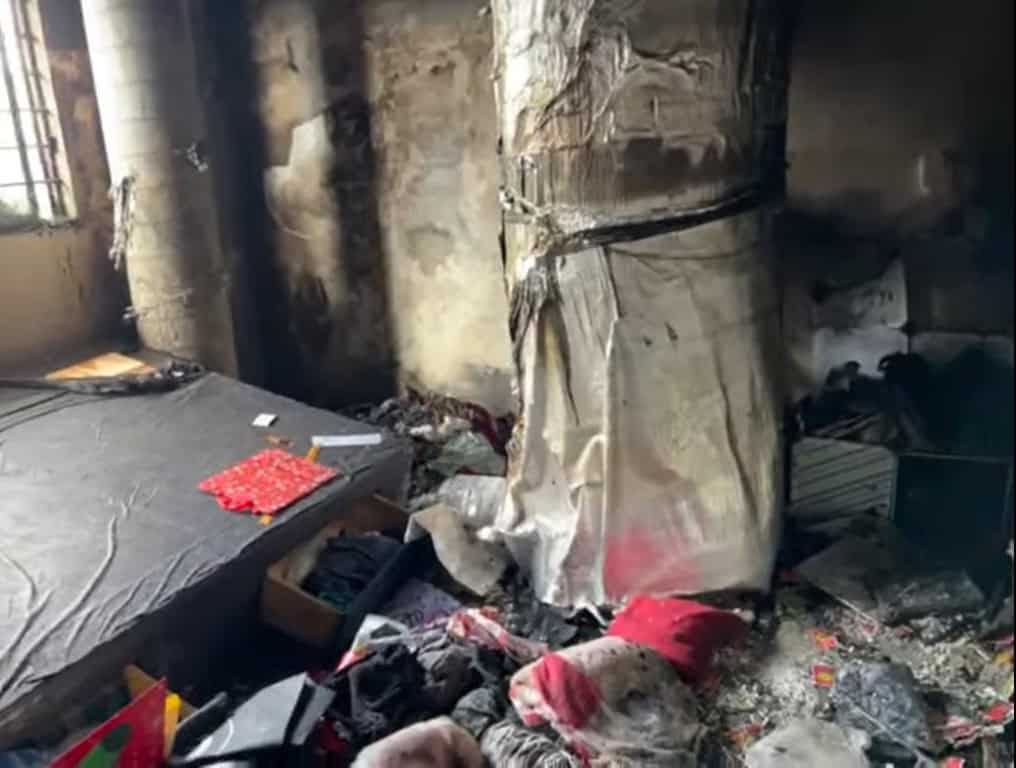 Una intensa movilización de los puestos de socorro se registró en la colonia Moderna de Monterrey, al reportarse el incendio de un negocio de pollos asados.