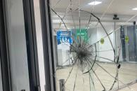 Rompe cristales de bancos