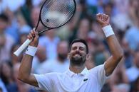 Avanzan Djokovic, Sinner y Swiatek a semifinales de Wimbledon