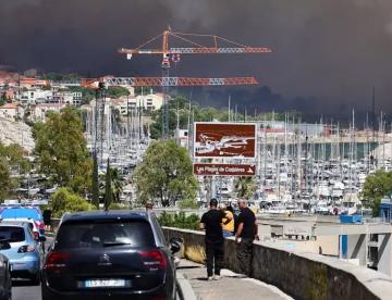 Amenaza incendio forestal en Francia a población de Marsella