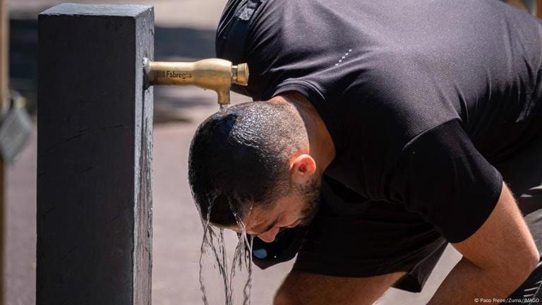 Dejó ola de calor 394 muertos en Barcelona Dejó ola de calor 394 muertos en Barcelona