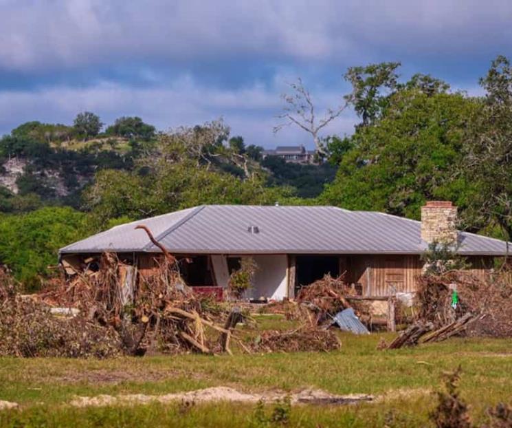 Mandan más rescatistas a Texas