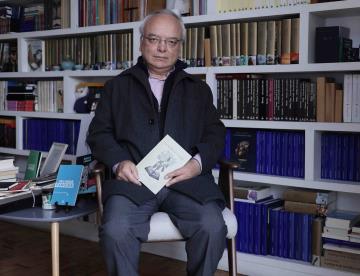 Benjamín Barajas, inspirado por la literatura en su forma breve