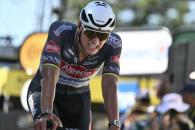 Pogacar cede liderato del Tour a Van der Poel