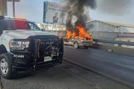 Se incendia camioneta