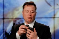 Grok 4 consulta a Elon Musk antes de responder sobre temas polémicas Grok 4 consulta a Elon Musk antes de responder sobre temas polémicas