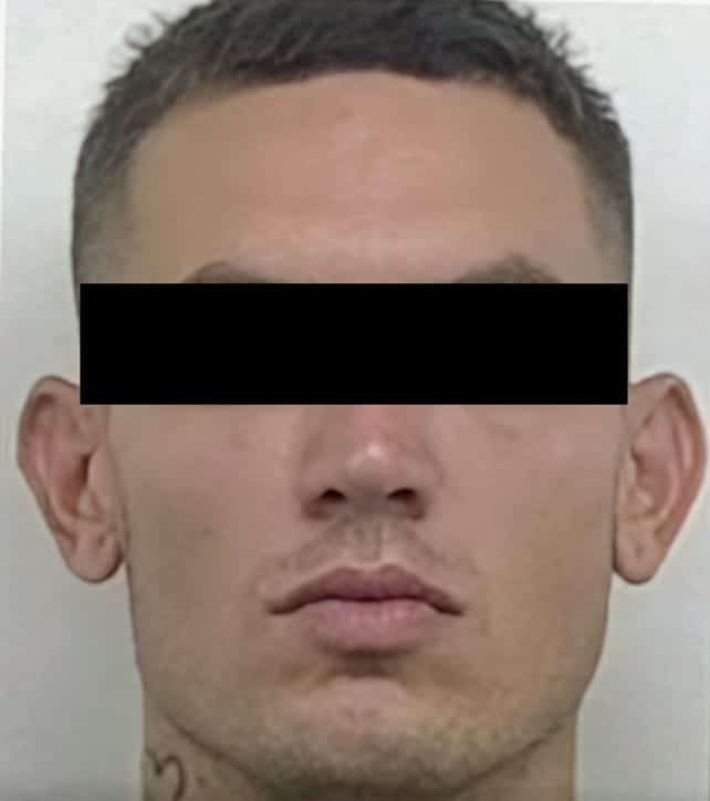 Dos hombres imputados por homicidio calificado por hechos registrados el año pasado, en Juárez, fueron notificados de orden de aprehensión en un penal estatal donde ya se encuentran recluidos.