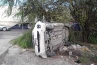 Resulta herido en volcadura