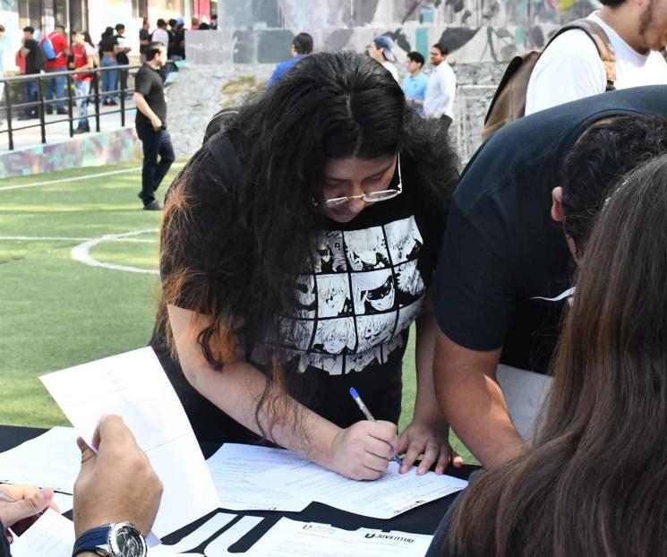Abren segunda generaci&oacute;n de "Futuros en Marcha"