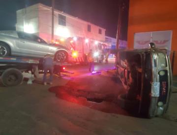 Choque volcadura en Cadereyta deja cuatro lesionados