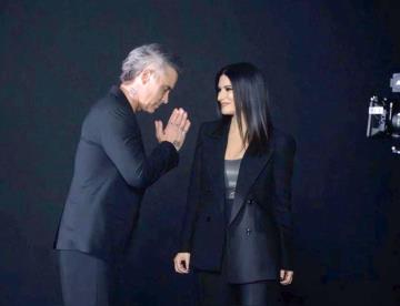 Laura Pausini y Robbie Williams cantarán himno oficial de FIFA