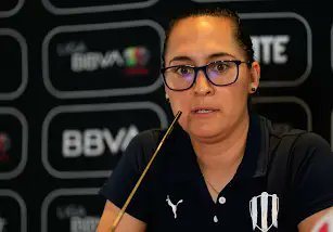Se disculpa Amelia por goleada sobre Rayadas