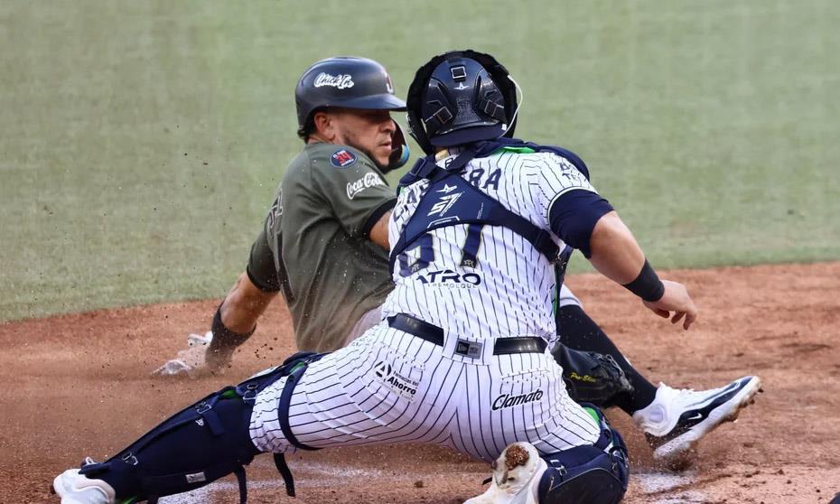 Embestida a Sultanes Embestida a Sultanes