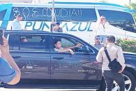 Reciben a Sheinbaum con protestas en La Paz