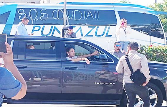 Reciben a Sheinbaum con protestas en La Paz Reciben a Sheinbaum con protestas en La Paz