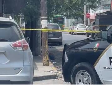 Hallan a hombre muerto frente a una tienda al sur de Monterrey
