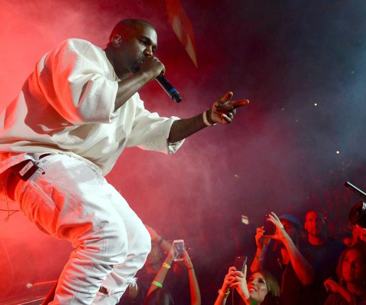 Abuchean a Kanye West durante su concierto en Shanghái