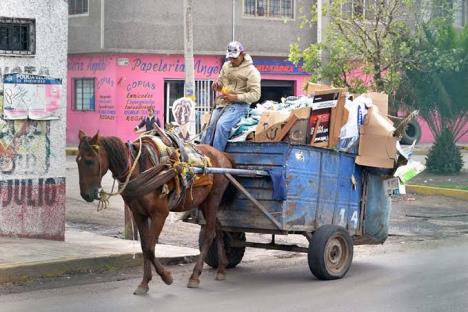 Va Secretaría de Medio Ambiente contra carretoneros de la ciudad