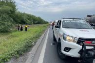 Resultan 4 heridos en volcadura